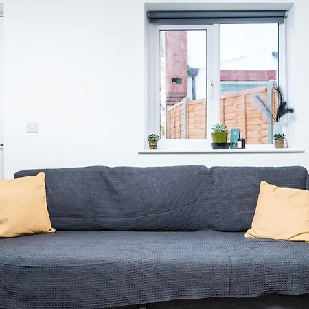 Cozy Single Level Flat With Parking Apartment Enfield Exterior photo