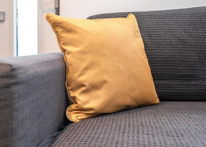 Cozy Single Level Flat With Parking