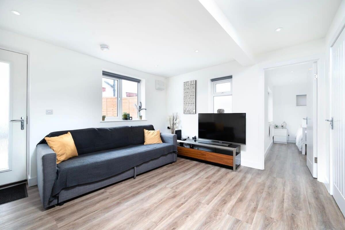 Apartamento Cozy Single Level Flat With Parking